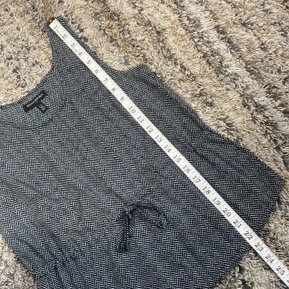 Banana republic factory size petite XS sleeveless herringbone print blouse - Picture 5 of 7